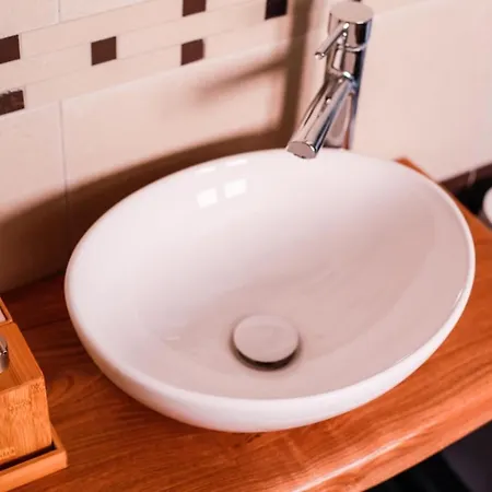 Apartament 111 &