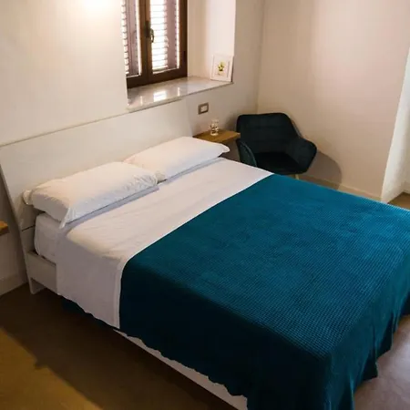 Apartament 111 & *