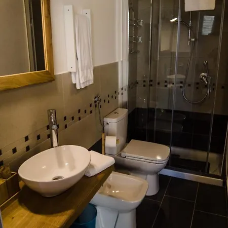 Apartament 111 & *